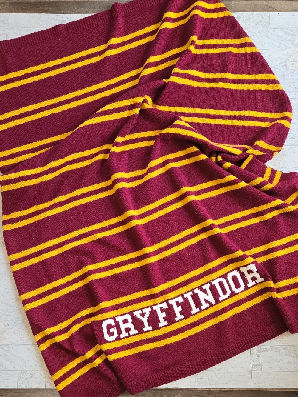 Pottery Barn Teen Harry Potter Gryffindor Throw Blanket